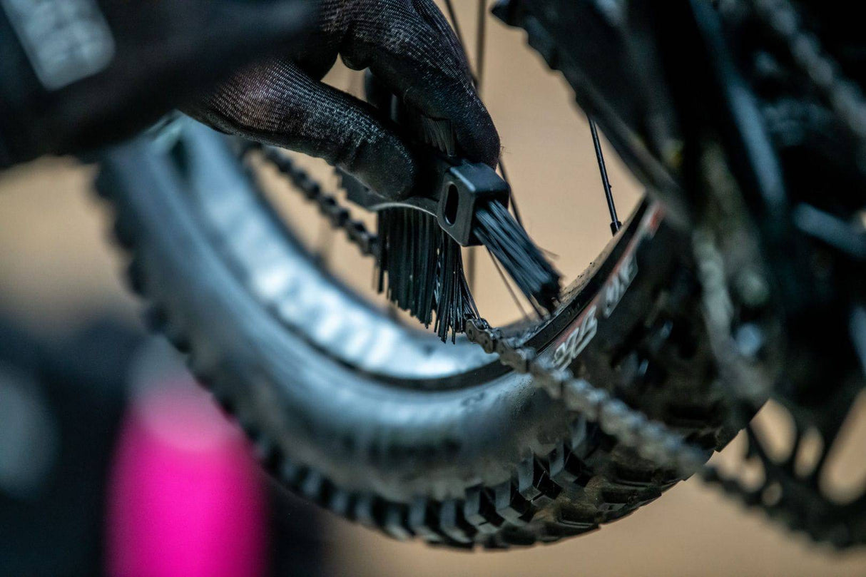 Muc-OffMuc-Off-Claw Brush