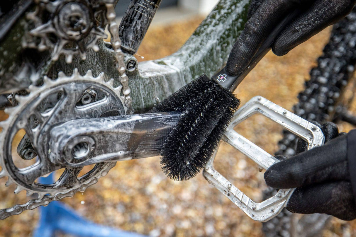 Muc-OffMuc-Off-Brush - 2 Prong