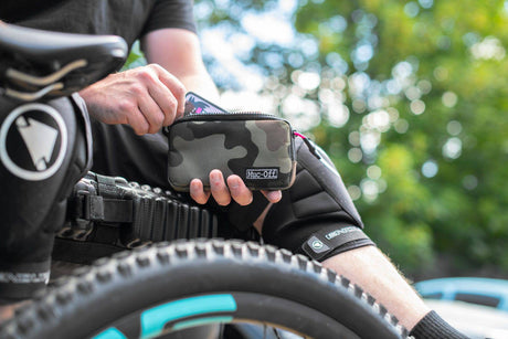 Muc-OffMuc-Off-Essential Case - camo