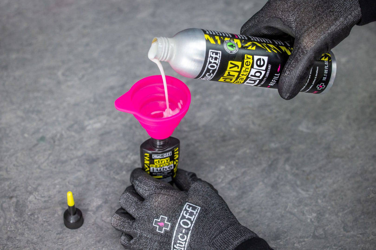 Muc-Off Muc-Off-Mini Collapsible Silicone Funnel