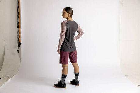 iXSiXS-Women's Flow XTG Hip-Hugger Shorts