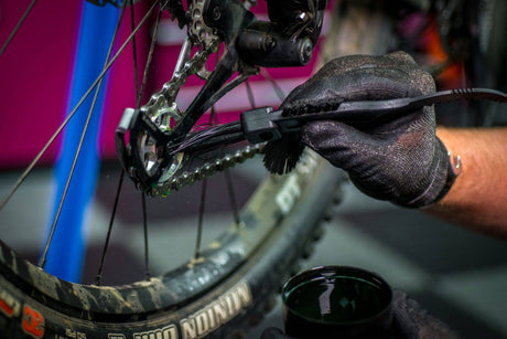 Muc-OffMuc-Off-Claw Brush