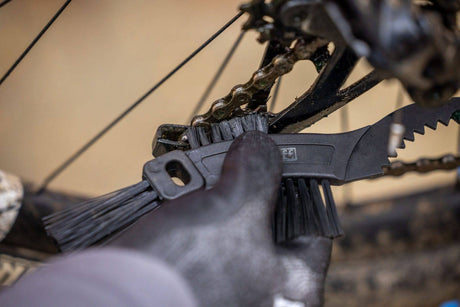 Muc-OffMuc-Off-Claw Brush